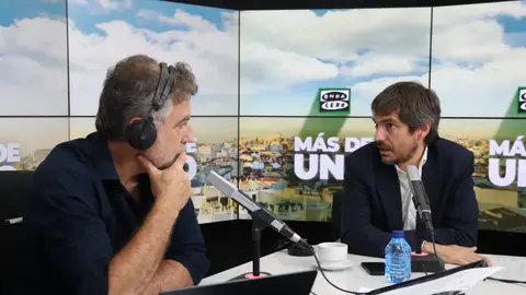 El portavoz de Sumar, Ernest Urtasun, con Carlos Alsina en 'Más de uno' El portavoz de Sumar, Ernest Urtasun, con Carlos Alsina en 'Más de uno'