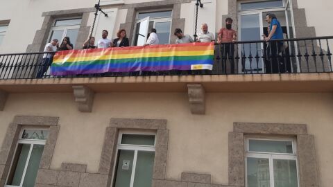 Bandera Arco Ir&iacute;s en la Delegaci&oacute;n del Gobierno en Galicia. 