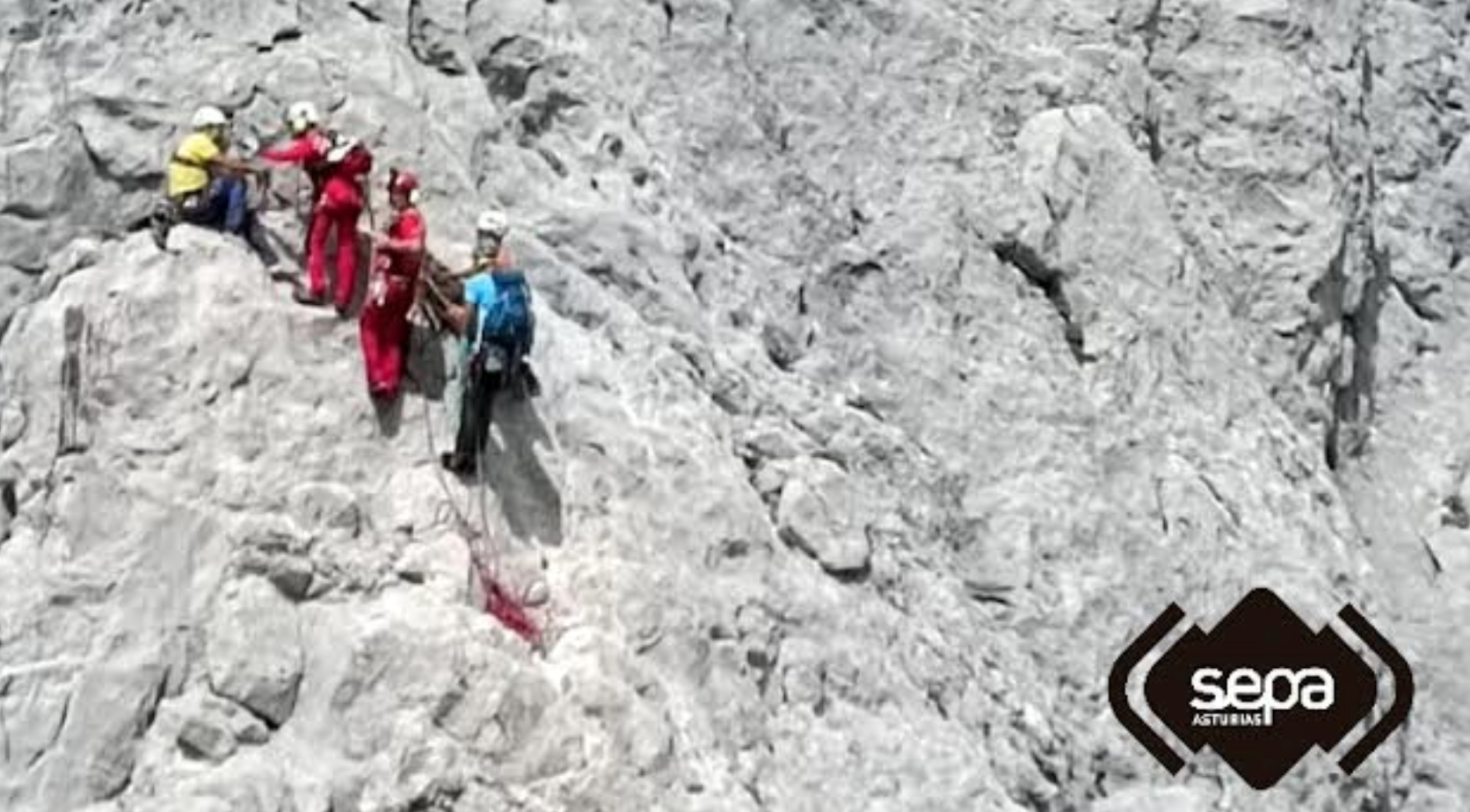 Rescatado un escalador herido mientras ascendía el Picu Urriellu Rescatado un escalador herido mientras ascendía el Picu Urriellu