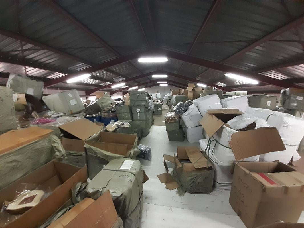 La Policía Local de Elche interviene cerca de un centenar de bolsos falsificados La Policía Local de Elche interviene cerca de un centenar de bolsos falsificados