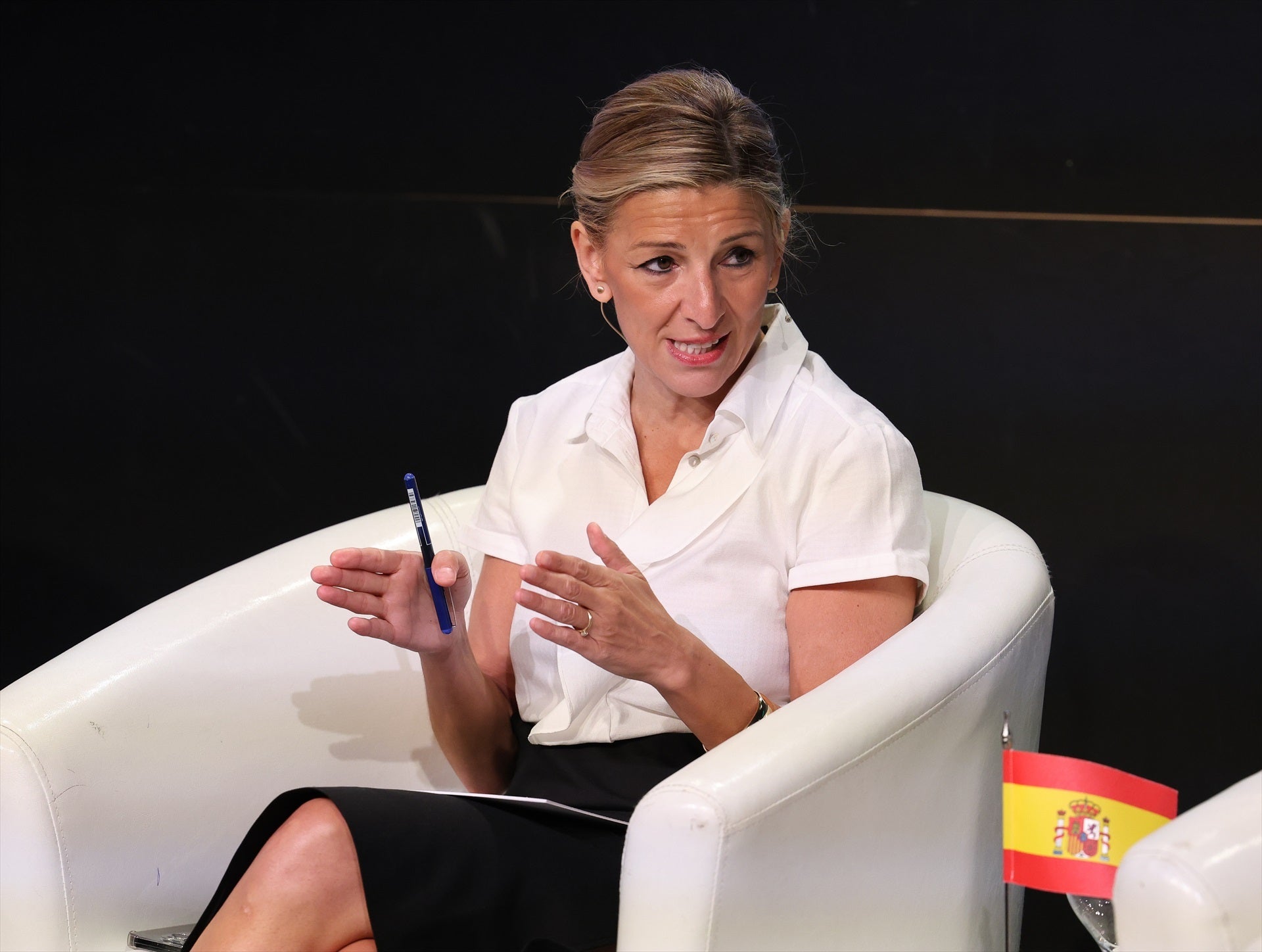 Yolanda Díaz critica al PSOE por vivir "fuera de la realidad" y "gobernar contra la gente" Yolanda Díaz critica al PSOE por vivir "fuera de la realidad" y "gobernar contra la gente"