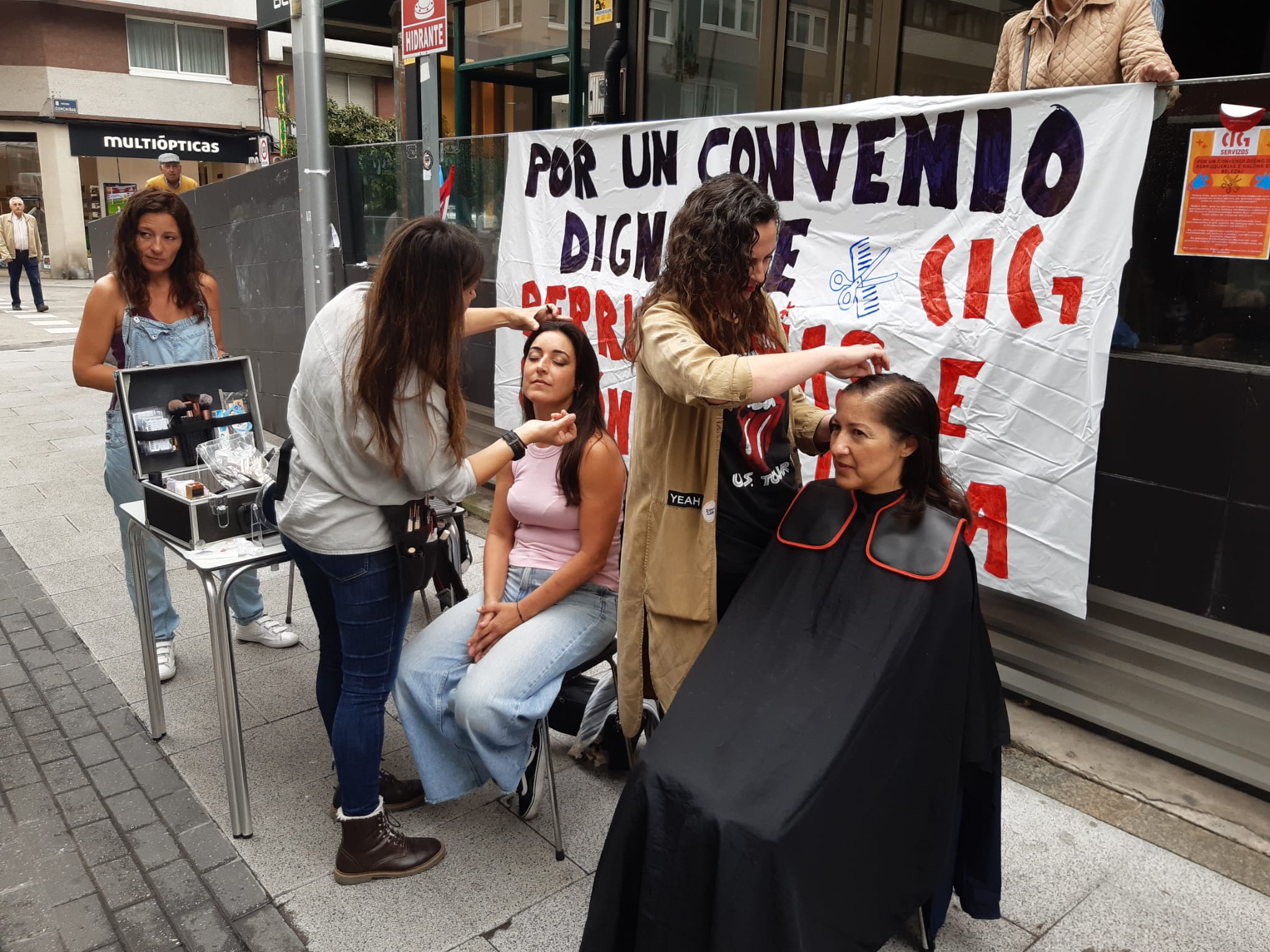 Betanzos ya puede consumir el agua de la traída, Letras Galegas 2024 para Luisa Villalta y protestas del deportivismo y del colectivo de peluqueras y esteticistas Betanzos ya puede consumir el agua de la traída, Letras Galegas 2024 para Luisa Villalta y protestas del deportivismo y del colectivo de peluqueras y esteticistas