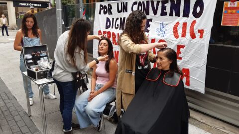 En A Coru&ntilde;a, reclamando un nuevo convenio colectivo. 