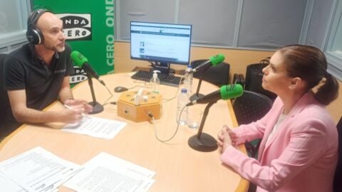 Judith Piquet en los estudios de Onda Cero Alcal&aacute;