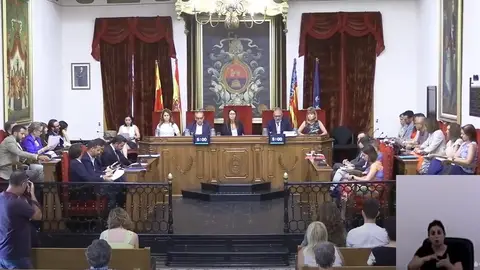 Primer pleno municipal del Ayuntamiento de Elche del mandato 2023-2027. Primer pleno municipal del Ayuntamiento de Elche del mandato 2023-2027.