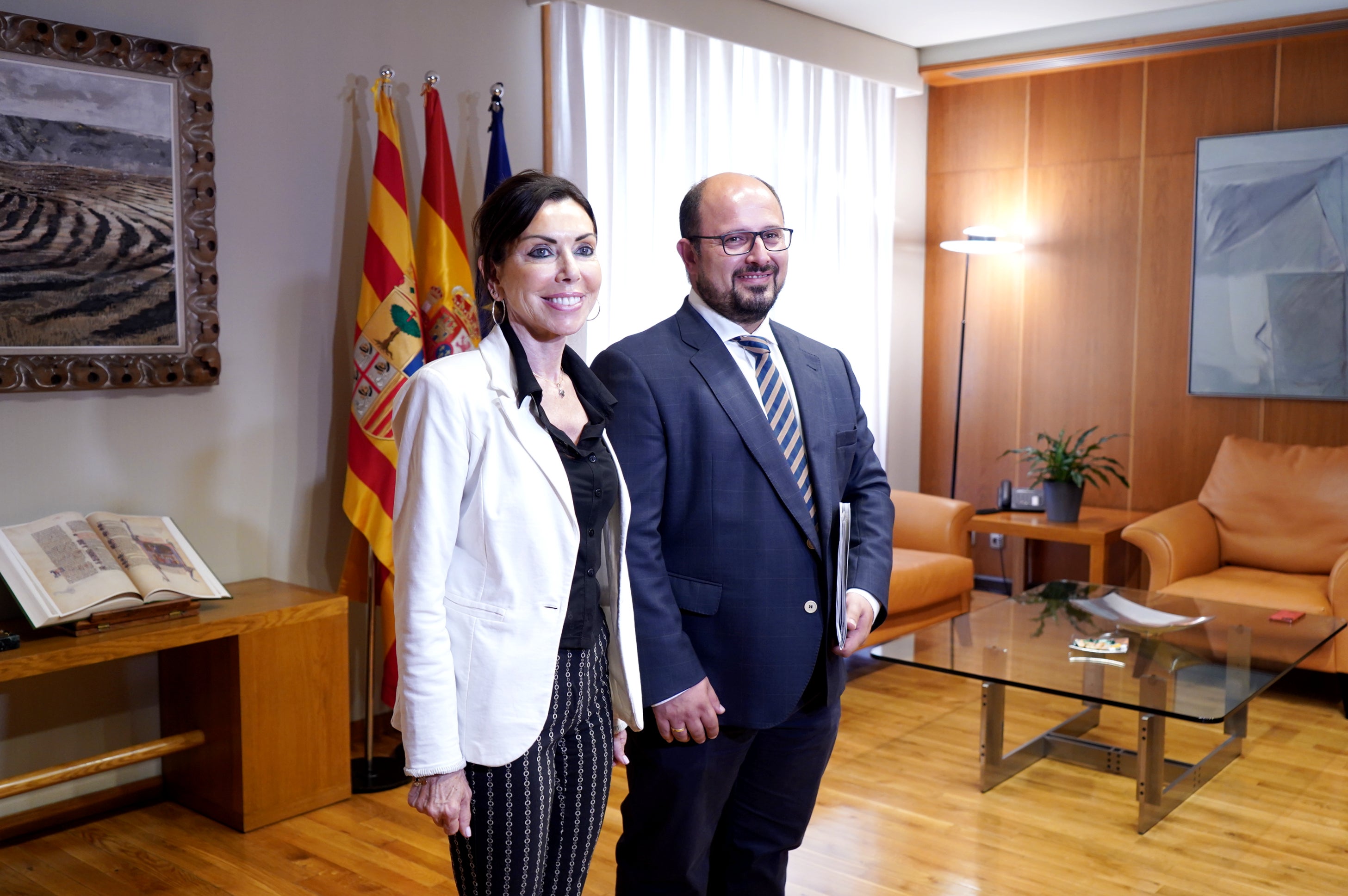 PP y PAR ultima un documento para la investidura de Azcón PP y PAR ultima un documento para la investidura de Azcón