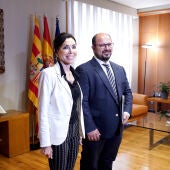 La presidenta de las Cortes, Marta Fernández, ha iniciado con Izquierdo la ronda de contactos