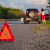 La DGT eximirá del uso de triángulos por avería o accidente en autopistas y autovías desde el 1 de julio