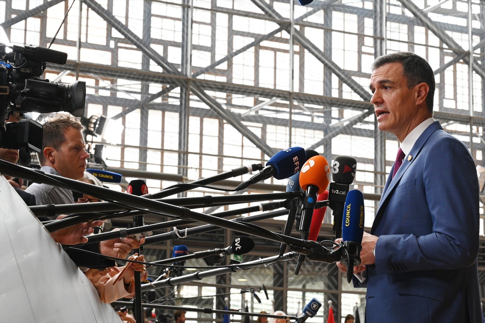 Sánchez, sobre los pactos del PP con Vox: "Un recorte obsceno de derechos a cambio de votos" Sánchez, sobre los pactos del PP con Vox: "Un recorte obsceno de derechos a cambio de votos"
