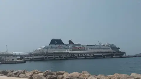 El Ciudad de Granada se presenta renovado para "ofrecer la mejor oferta posible para el transporte marítimo balear" El Ciudad de Granada se presenta renovado para "ofrecer la mejor oferta posible para el transporte marítimo balear"