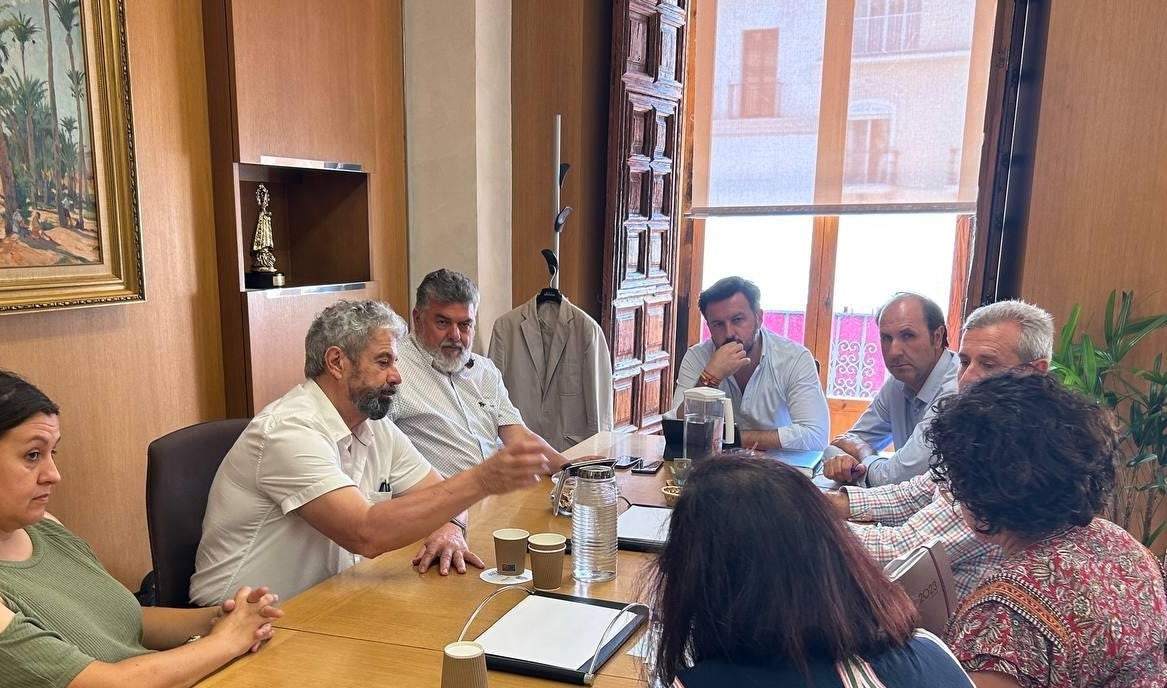 La ADR del Camp d’Elx pide a PP y Vox paralizar las licencias para macroplantas solares en Elche hasta que se revise el Plan General La ADR del Camp d’Elx pide a PP y Vox paralizar las licencias para macroplantas solares en Elche hasta que se revise el Plan General