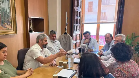 Reunión representantes ADR Camp d'Elx y el alcalde de Elche Pablo Ruz. Reunión representantes ADR Camp d'Elx y el alcalde de Elche Pablo Ruz.