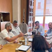 Reunión representantes ADR Camp d'Elx y el alcalde de Elche Pablo Ruz.