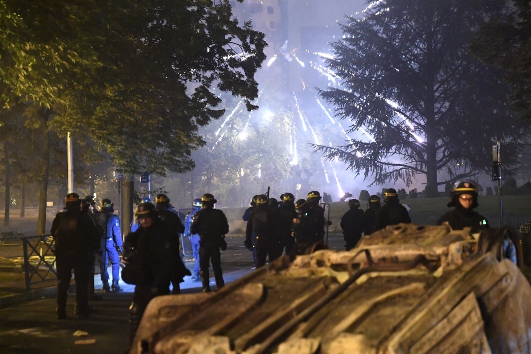 Más de 917 detenciones en las protestas en Francia tras la muerte de un joven por parte de la Policía Más de 917 detenciones en las protestas en Francia tras la muerte de un joven por parte de la Policía