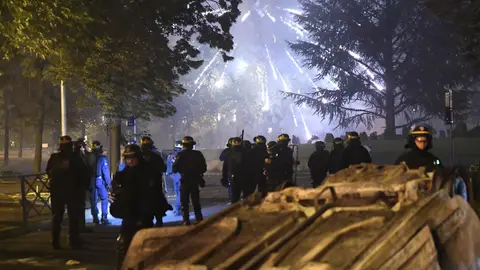Más de 420 detenciones en las protestas en Francia tras la muerte de un joven por parte de la Policía Más de 420 detenciones en las protestas en Francia tras la muerte de un joven por parte de la Policía