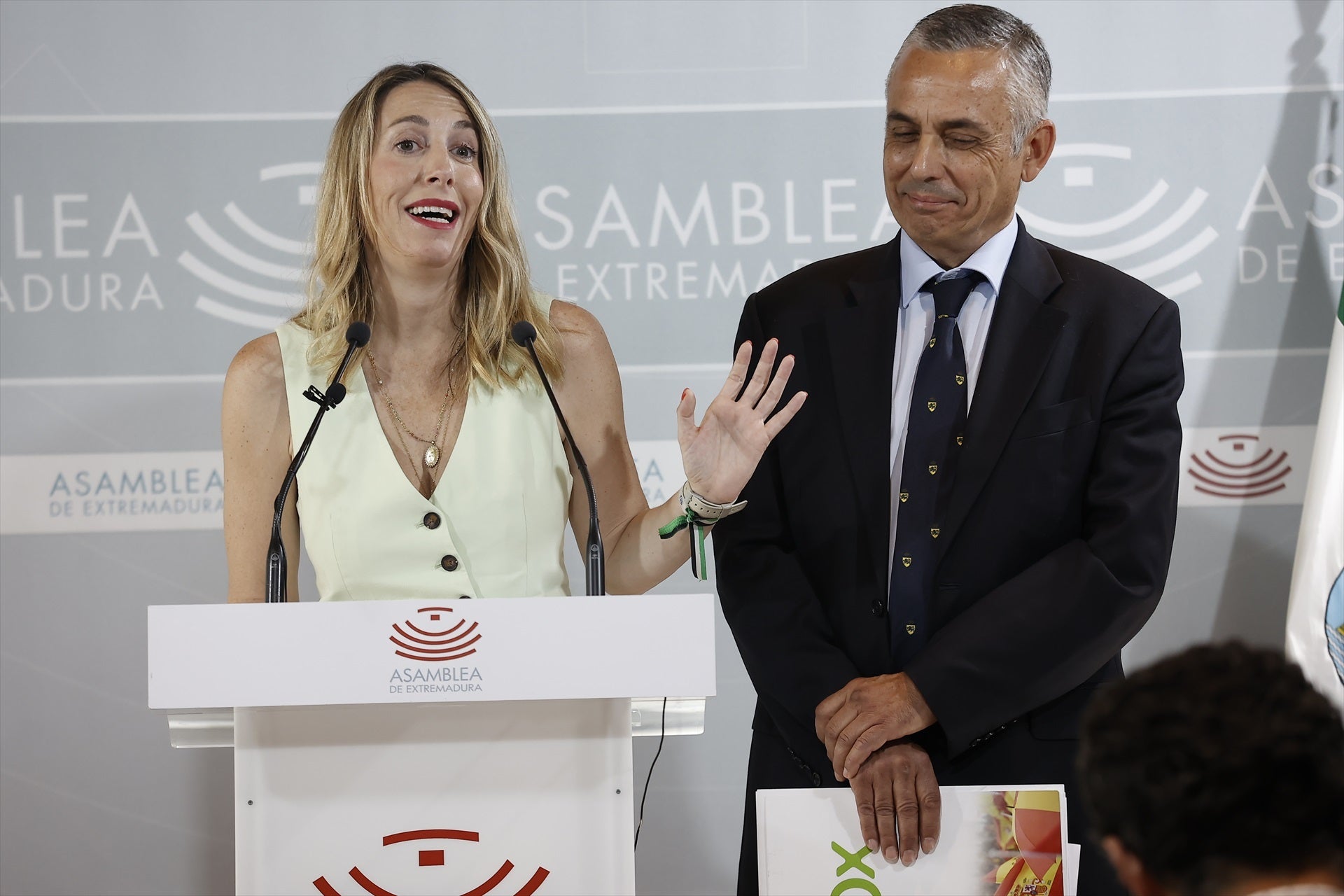 María Guardiola, tras su acuerdo con Vox: "Mi palabra no es tan importante como el futuro de los extremeños" María Guardiola, tras su acuerdo con Vox: "Mi palabra no es tan importante como el futuro de los extremeños"