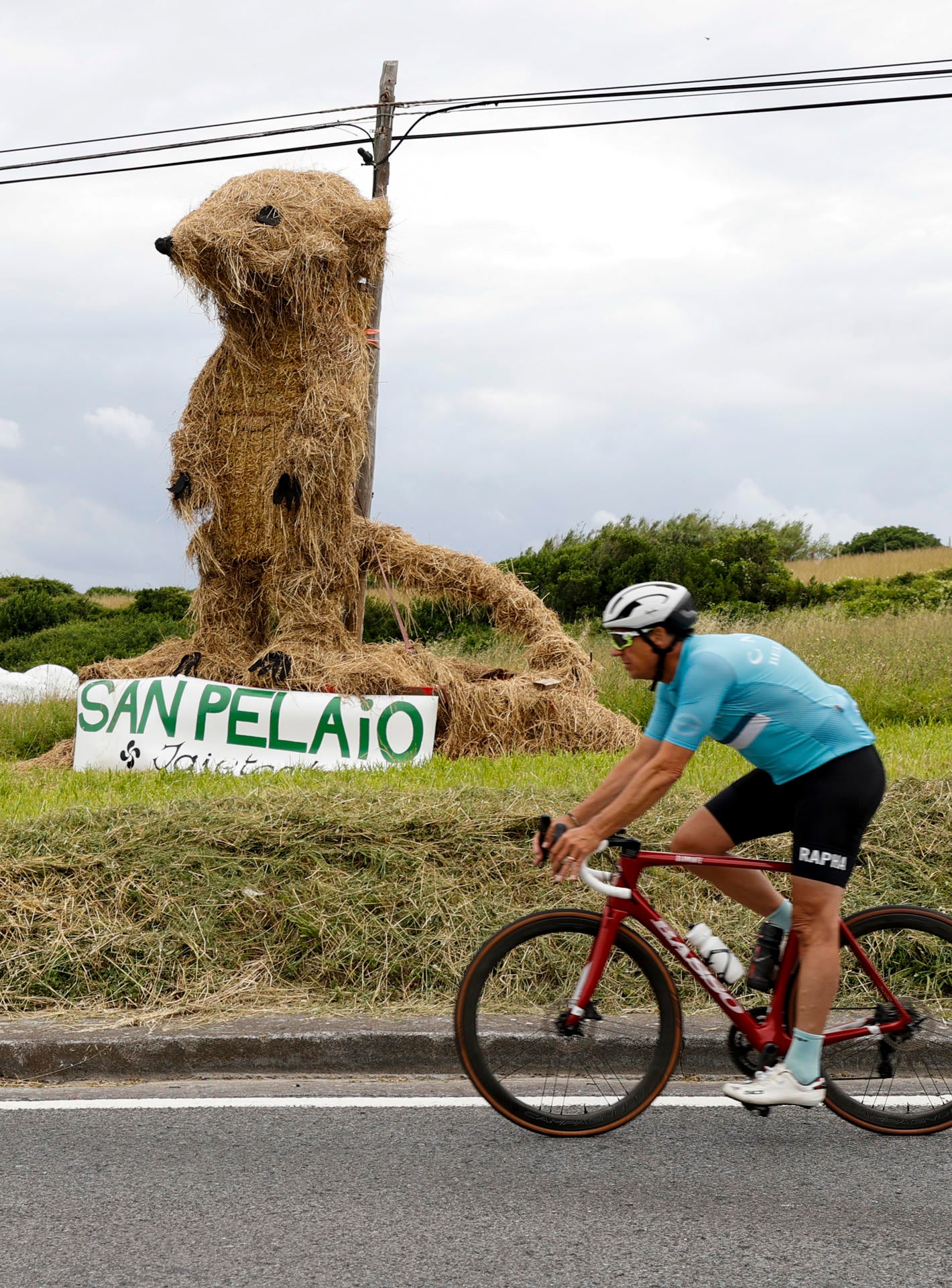 Enric Mas abandona el Tour tras sufrir una caída en la primera etapa Enric Mas abandona el Tour tras sufrir una caída en la primera etapa