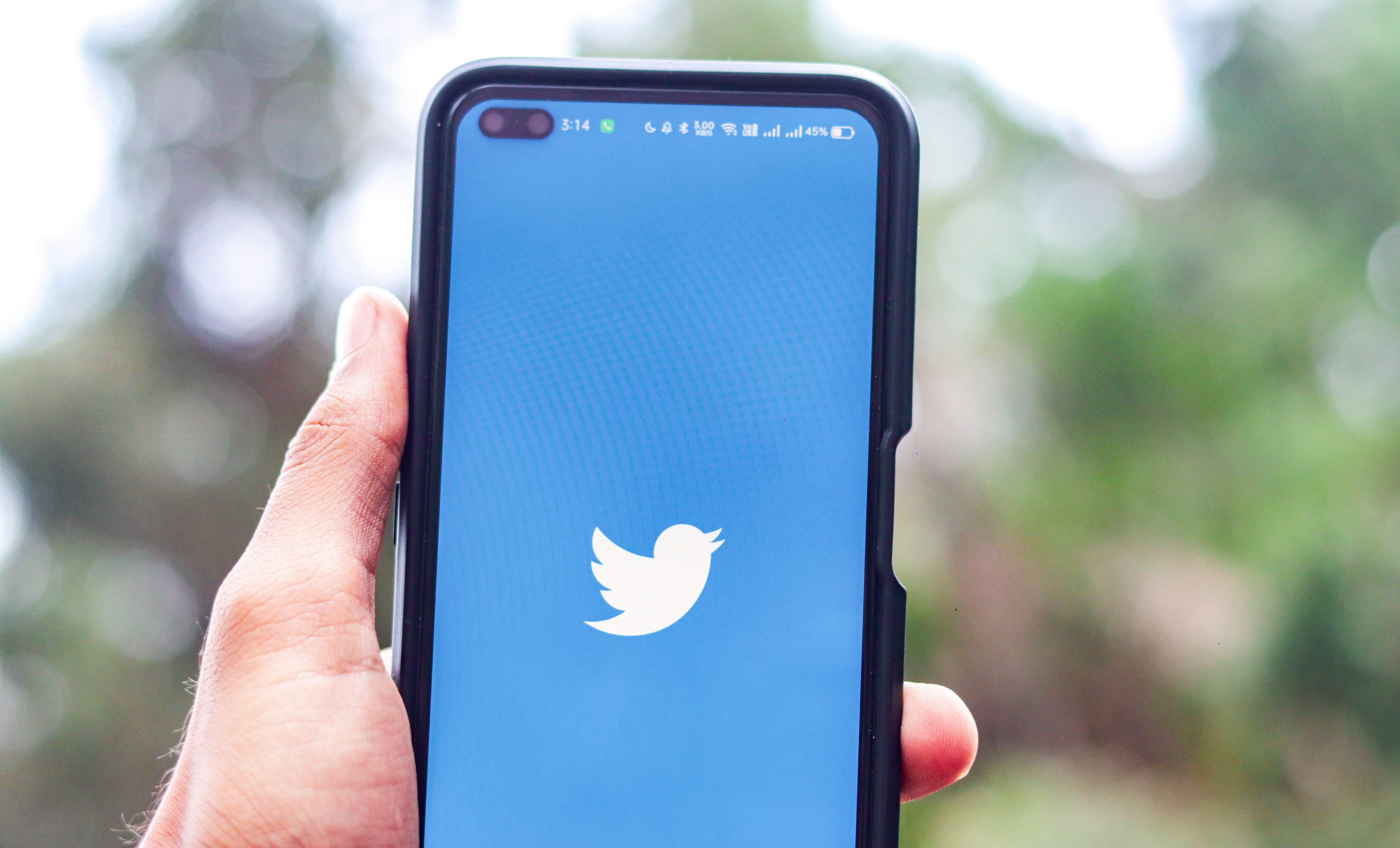 Elon Musk desata el enfado de Twitter al anunciar un límite diario a los tuis que se pueden leer Elon Musk desata el enfado de Twitter al anunciar un límite diario a los tuis que se pueden leer