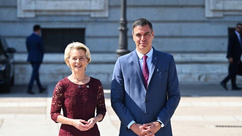 La presidenta de la Comisión Europea, Ursula von der Leyen y el presidente del Gobierno, Pedro Sánchez