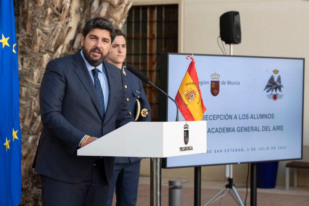 López Miras afrontará su investidura los días 6 y 7 de julio y Vox le avisa de que será "fallida" López Miras afrontará su investidura los días 6 y 7 de julio y Vox le avisa de que será "fallida"