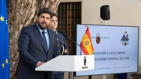 López Miras afrontará su investidura los días 6 y 7 de julio y Vox le avisa de que será "fallida" López Miras afrontará su investidura los días 6 y 7 de julio y Vox le avisa de que será "fallida"/ EFE/Marcial Guillén