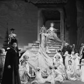 Puccini opera 'Turandot' en el Royal Opera House de Covent Garden, Londres, Reino Unido, 27 de Febrero 1963