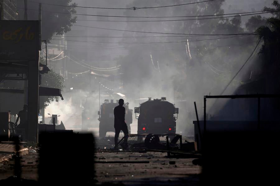 Miles de personas huyen de Yenín tras una nueva ofensiva de Israel Miles de personas huyen de Yenín tras una nueva ofensiva de Israel