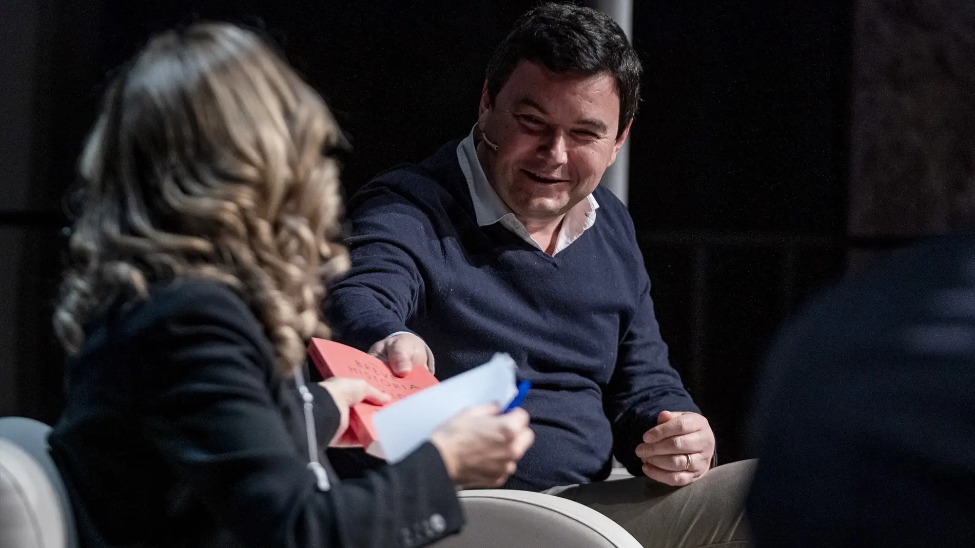 El economista Thomas Piketty junto a Yolanda Díaz, en un acto celebrado en Madrid en 2022/ A. Pérez Meca / Europa Press