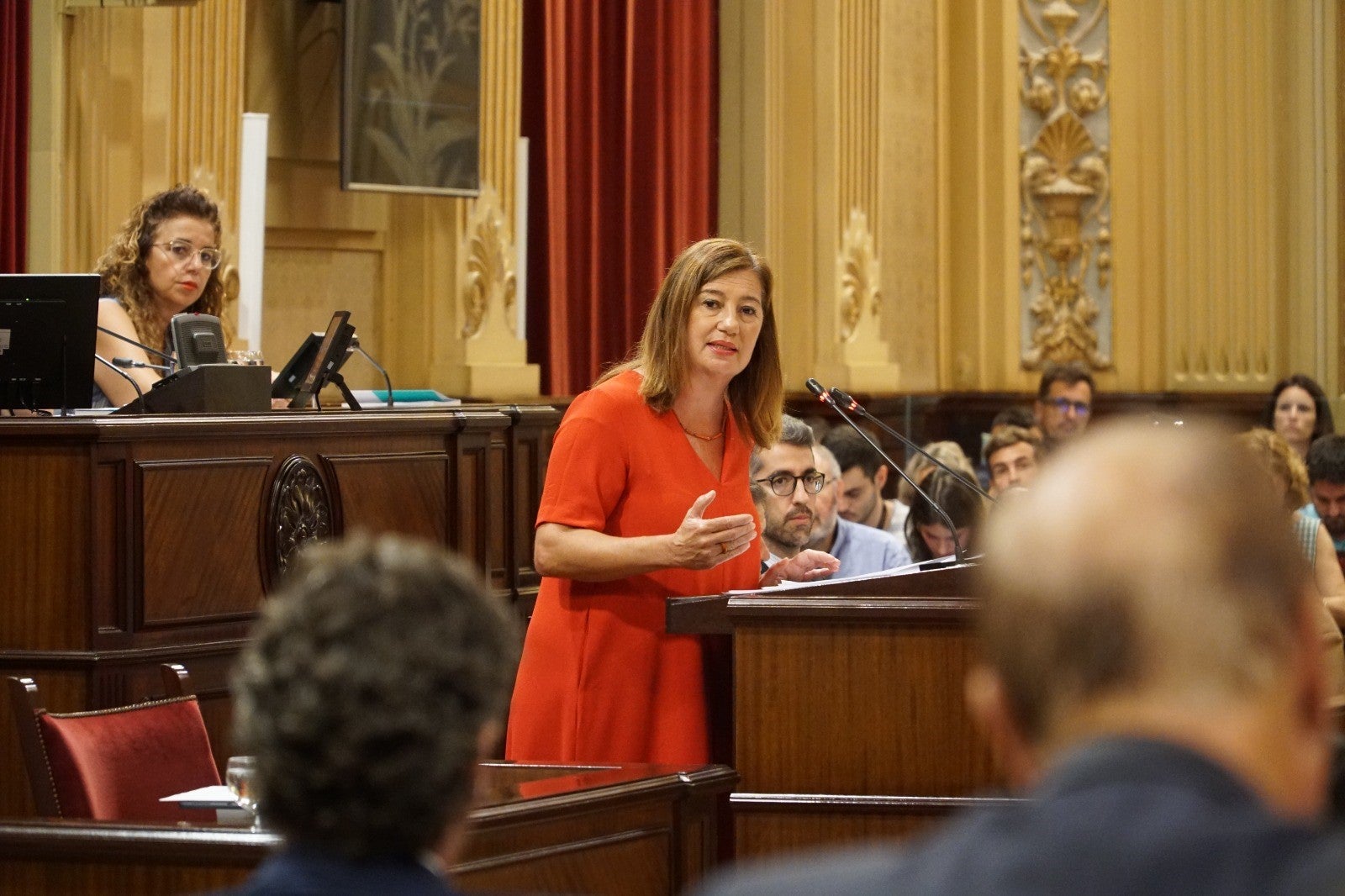 Armengol acusa al PP de "mercadear" con Vox con los derechos y con las políticas: "Empiezan mal" Armengol acusa al PP de "mercadear" con Vox con los derechos y con las políticas: "Empiezan mal"