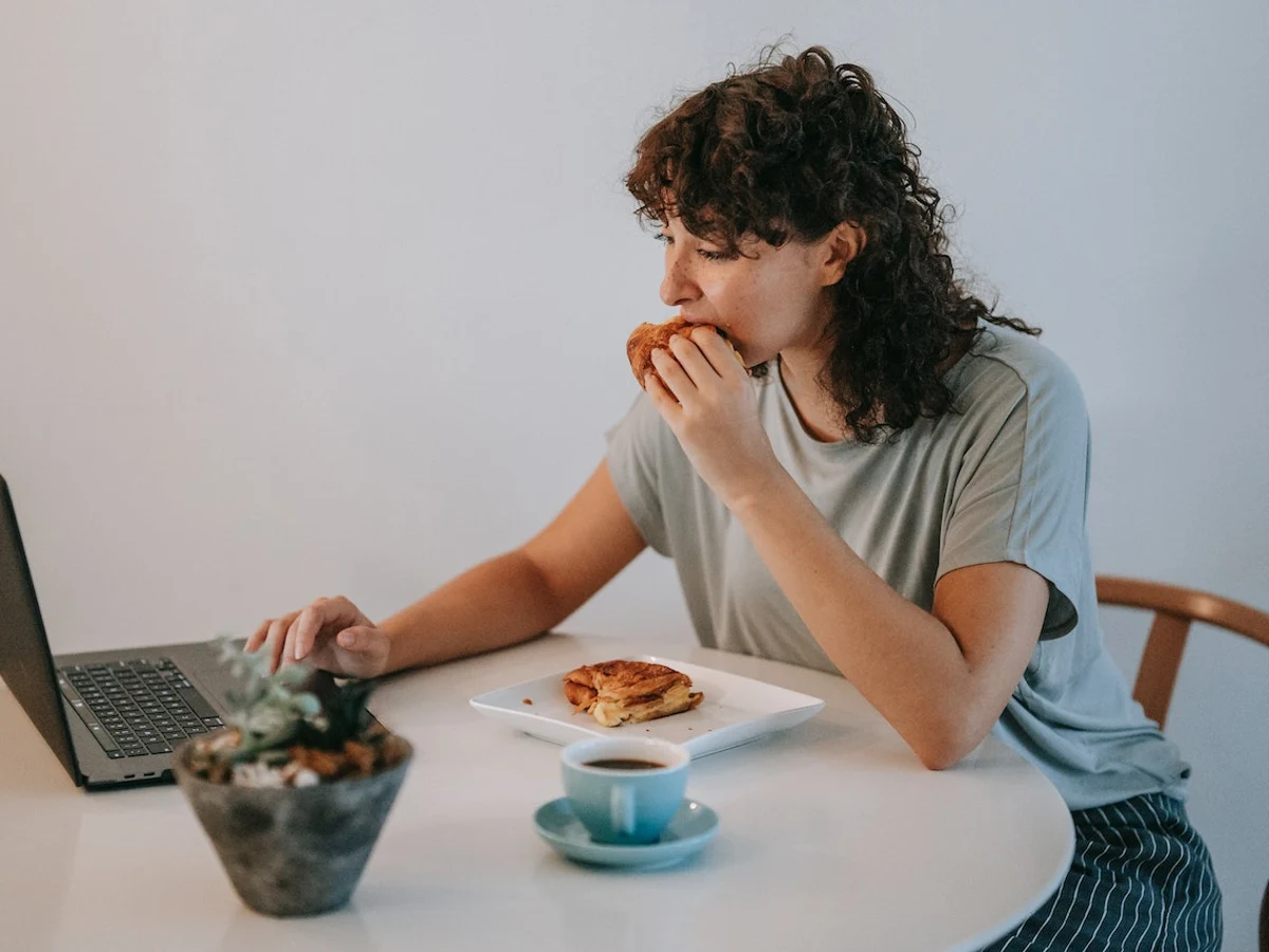 Los riesgos para la salud de comer rápido | Onda Cero Radio