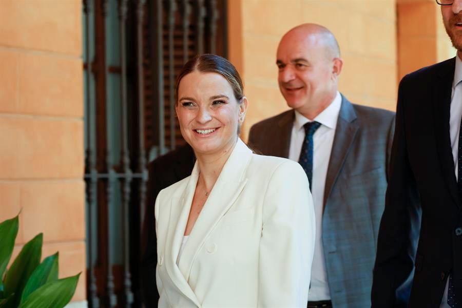 El PP cierra su acuerdo en Mallorca con la vicepresidencia y una consejería para Vox El PP cierra su acuerdo en Mallorca con la vicepresidencia y una consejería para Vox