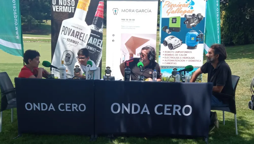 Alberto Santos y sus hijos (Alvaro y Alberto) participaron en el Torneo de Golf de Onda Cero Ourense