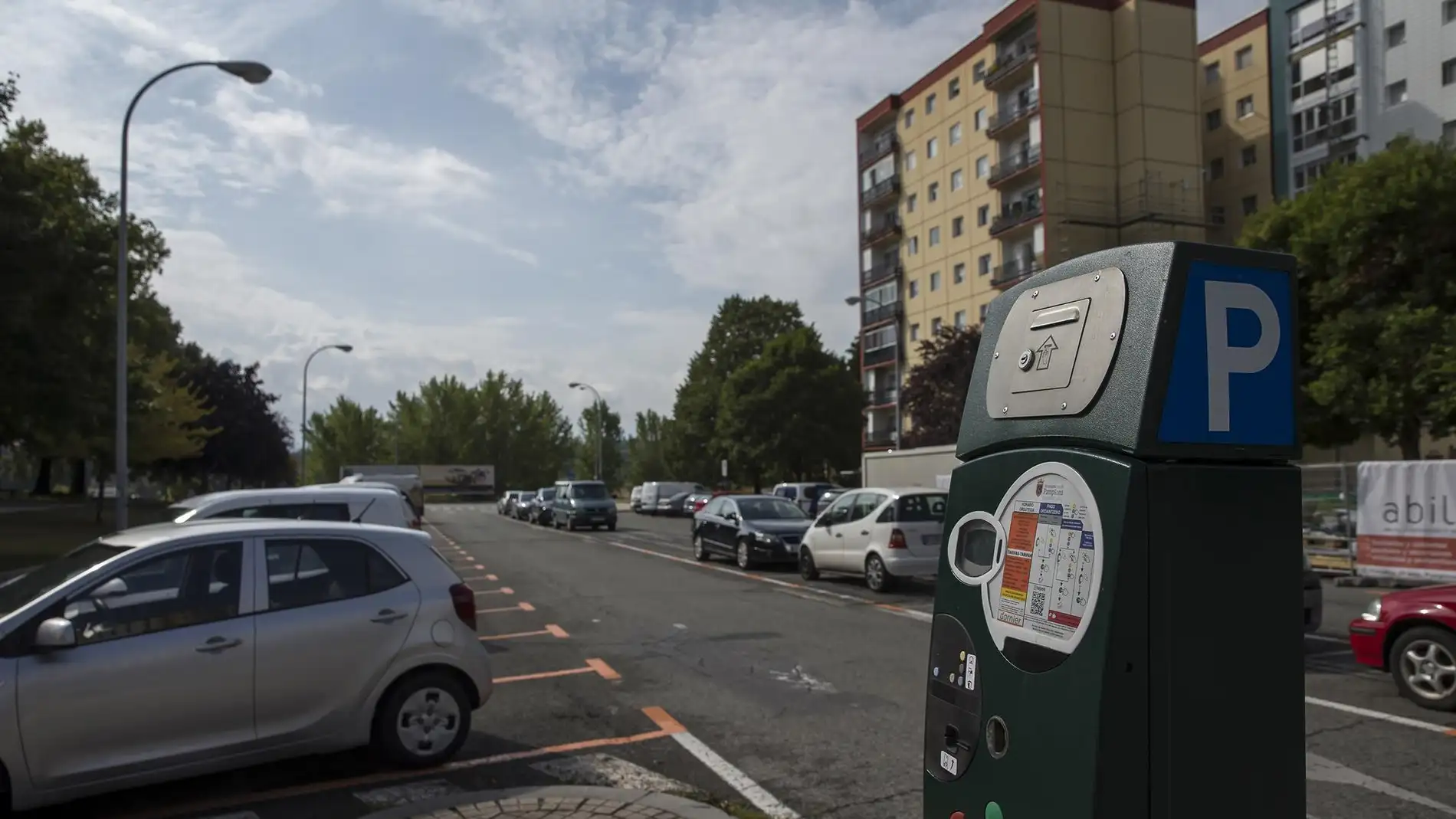 Zona naranja de aparcamiento en Pamplona