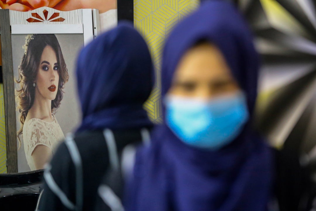 Los talibanes prohíben los salones de belleza para mujeres en Afganistán Los talibanes prohíben los salones de belleza para mujeres en Afganistán