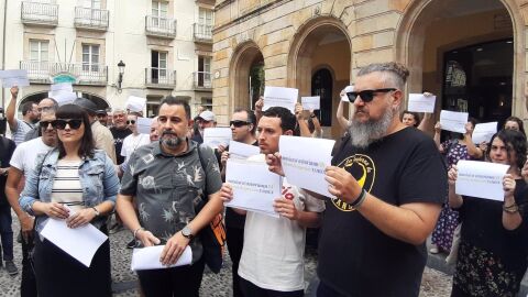 Concentraci&oacute;mn en defensa de la m&uacute;sica en asturiano en Gij&oacute;n