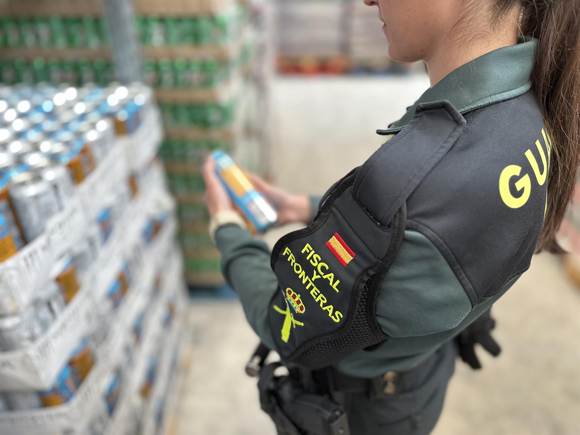 Intervenidos en Pamplona más de 61.500 refrescos sin control sanitario para ser distribuidos en San Fermín Intervenidos en Pamplona más de 61.500 refrescos sin control sanitario para ser distribuidos en San Fermín