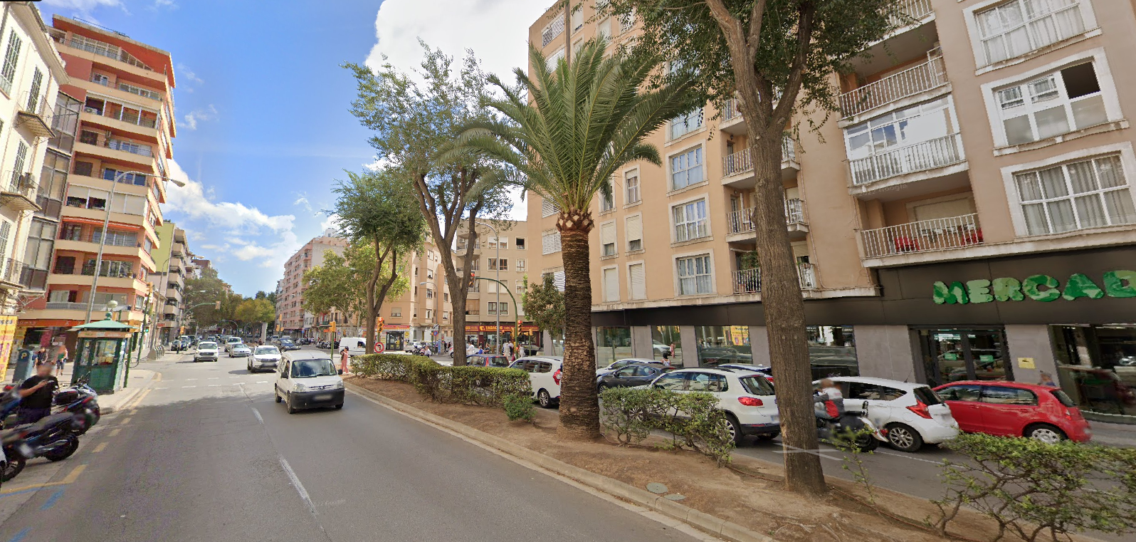 Una mujer muere al ser atropellada por un taxi en la calle Manacor de Palma Una mujer muere al ser atropellada por un taxi en la calle Manacor de Palma