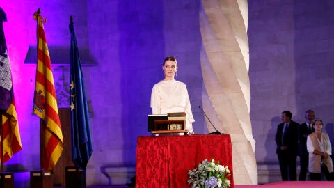 La l&iacute;der regional del Partido Popular, Margarita Prohens, toma posesi&oacute;n de la presidencia del Govern.