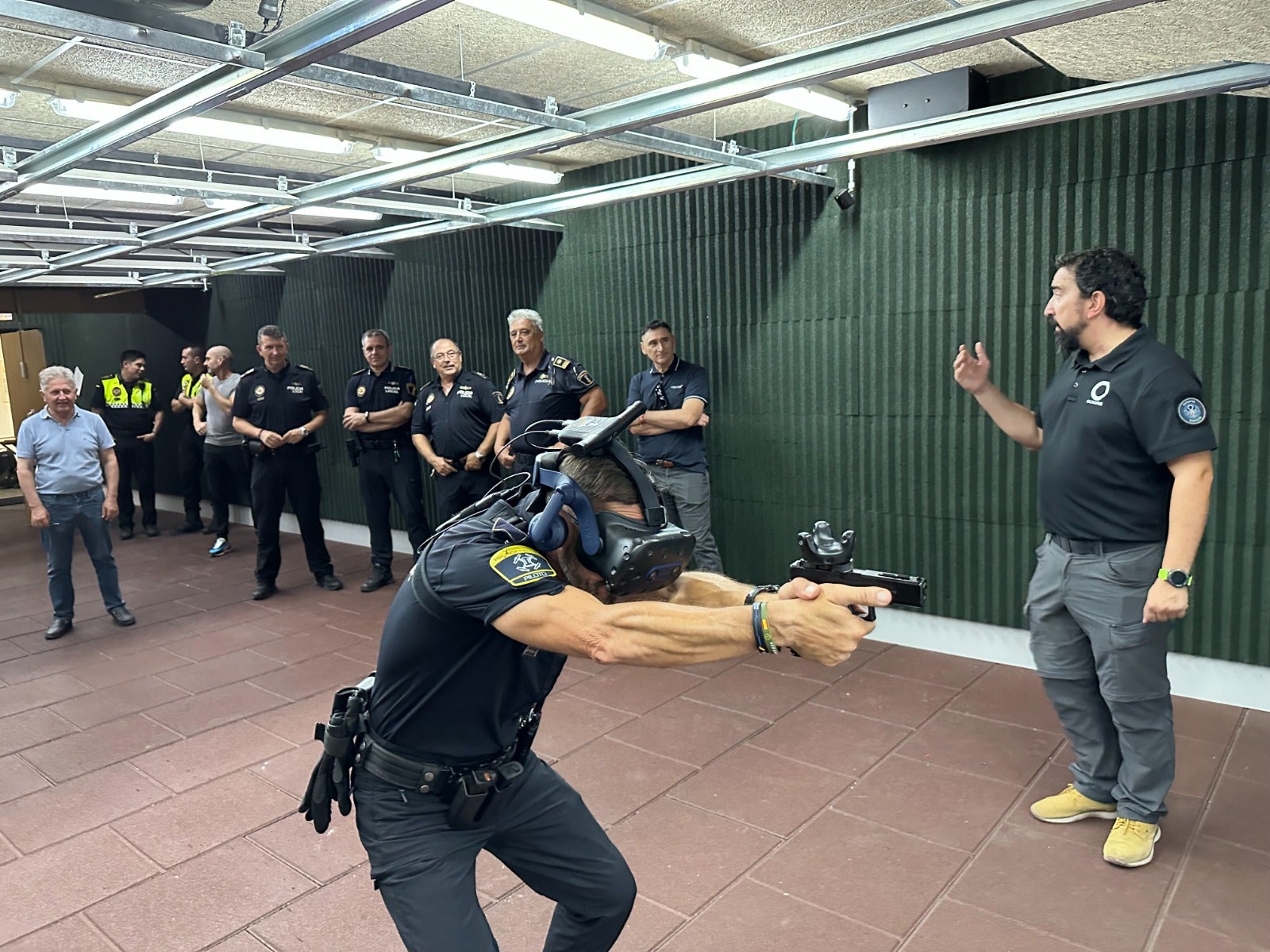 Realidad virtual para la práctica del tiro de la Policía Local de La Nucía Realidad virtual para la práctica del tiro de la Policía Local de La Nucía