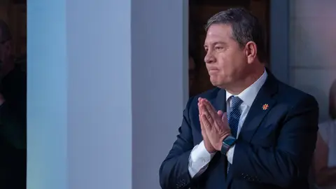 Toma de posesión del socialista Emiliano García-Page como presidente de la Junta de Comunidades de Castilla-La Mancha García-Page jura como presidente de Castilla-La Mancha para una tercera legislatura