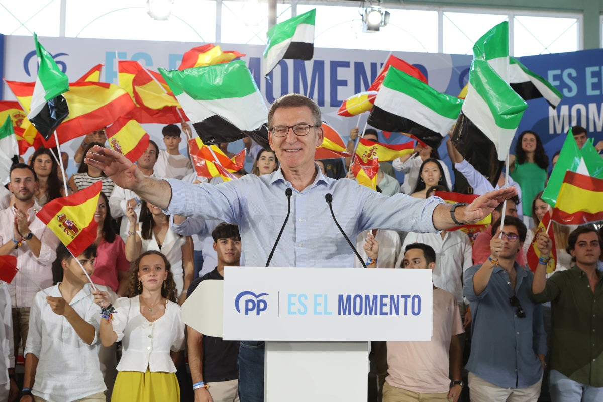Crece la ventaja del PP mientras sigue la fuga de votos del PSOE a Feijóo Crece la ventaja del PP mientras sigue la fuga de votos del PSOE a Feijóo