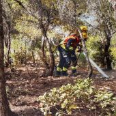 Un incendio quema 500 m2 de monte en Sierra Helada
