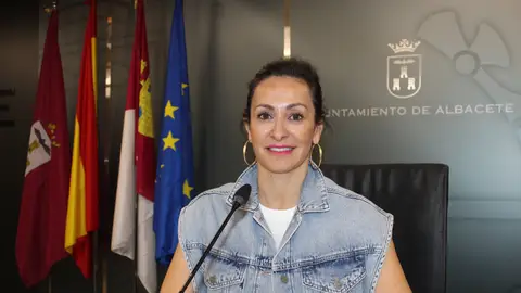 Se adoptarán medidas preventivas ante la ola de calor para los trabajadores dedicados a la limpieza viaria, recogida de residuos sólidos y mantenimiento de zonas verdes Rosa González, Concejala de Sostenibilidad y Medio Ambiente de Albacete