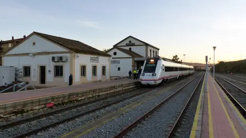 El Ministerio anuncia la licitación de la redacción del estudio informativo de la nueva estación de Plasencia por 350.000 euros El Ministerio anuncia la licitación de la redacción del estudio informativo de la nueva estación de Plasencia por 350.000 euros