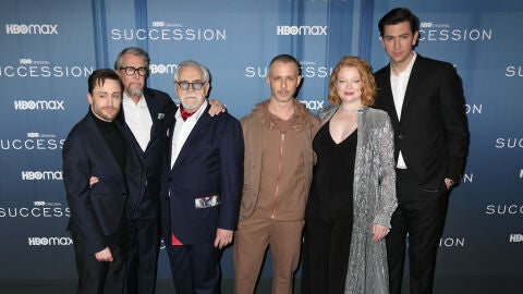 Los actores protagonistas de 'Succession' en la presentaci&oacute;n de la cuarta temporada de la serie
