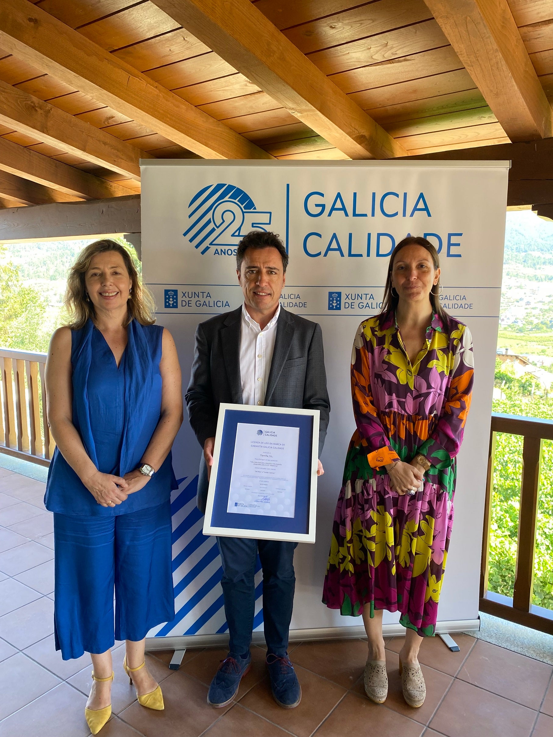 Galicia Calidade entrega o selo garantía á Adega de Petín Terriña Galicia Calidade entrega o selo garantía á Adega de Petín Terriña