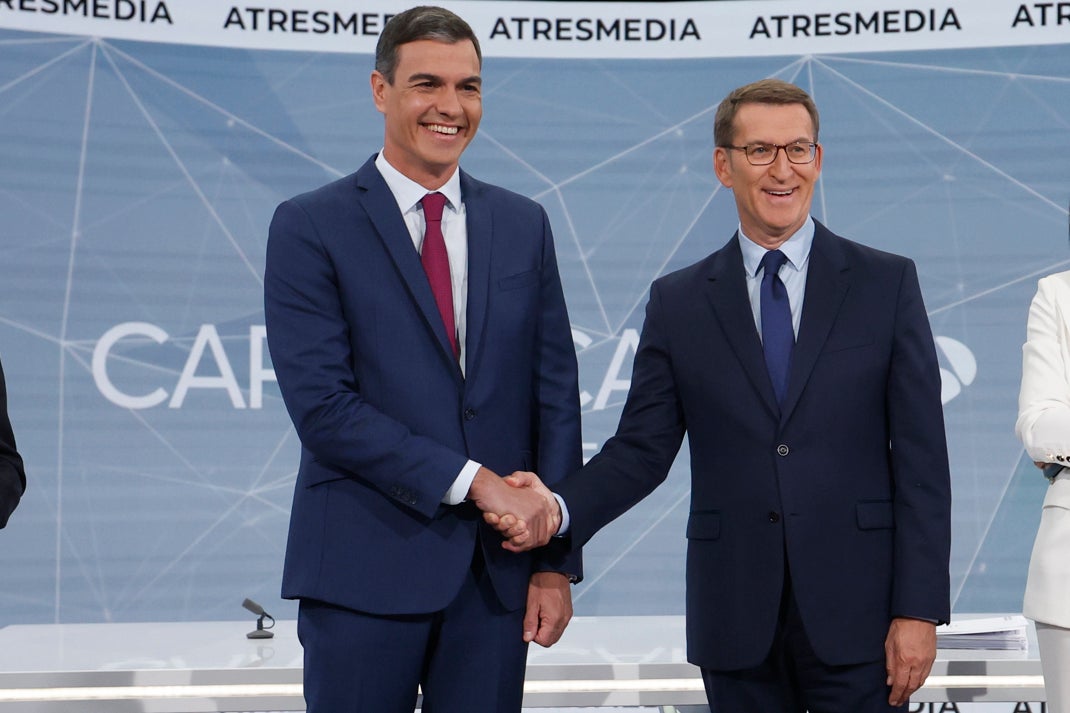 Feijóo suma votos tras el cara a cara y el PSOE pierde hasta cuatro escaños en un solo día Feijóo suma votos tras el cara a cara y el PSOE pierde hasta cuatro escaños en un solo día