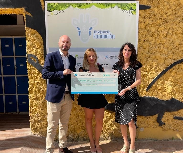 Fundación Río Safari de Elche recibe una ayuda de 2500 euros para el programa de terapia dirigida a la población más vulnerable Fundación Río Safari de Elche recibe una ayuda de 2500 euros para el programa de terapia dirigida a la población más vulnerable
