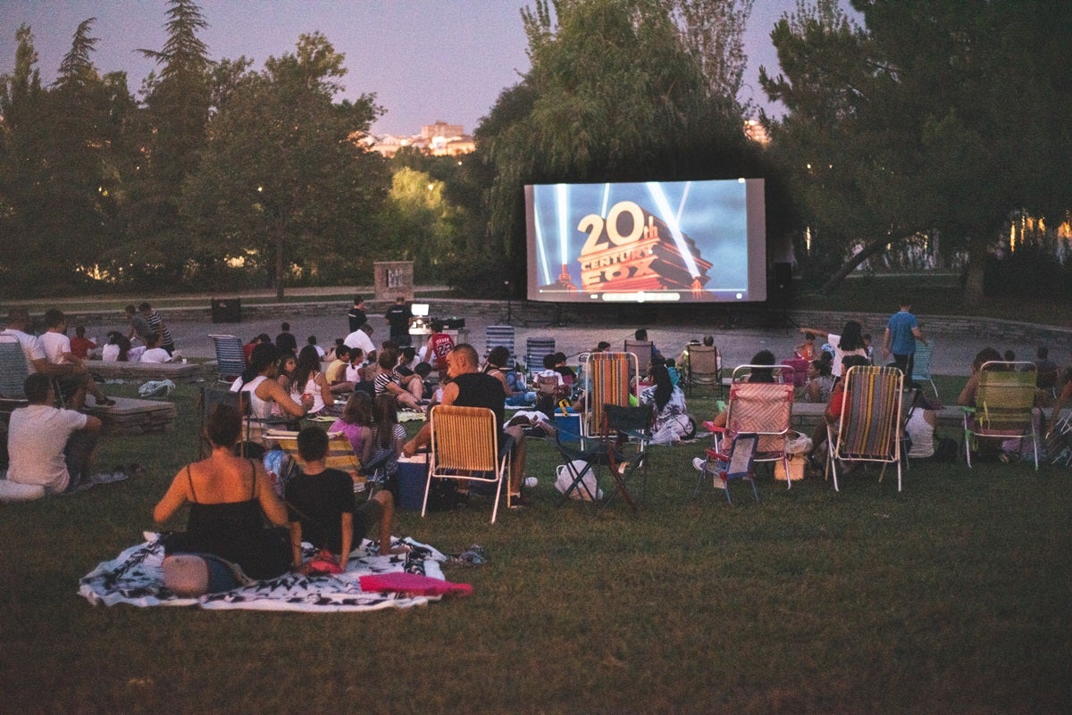 El Ciclo de Cine al Aire Libre ofrece seis películas para todos los públicos y comienza este viernes en el auditorio del Parque de las VII Sillas El Ciclo de Cine al Aire Libre ofrece seis películas para todos los públicos y comienza este viernes en el auditorio del Parque de las VII Sillas