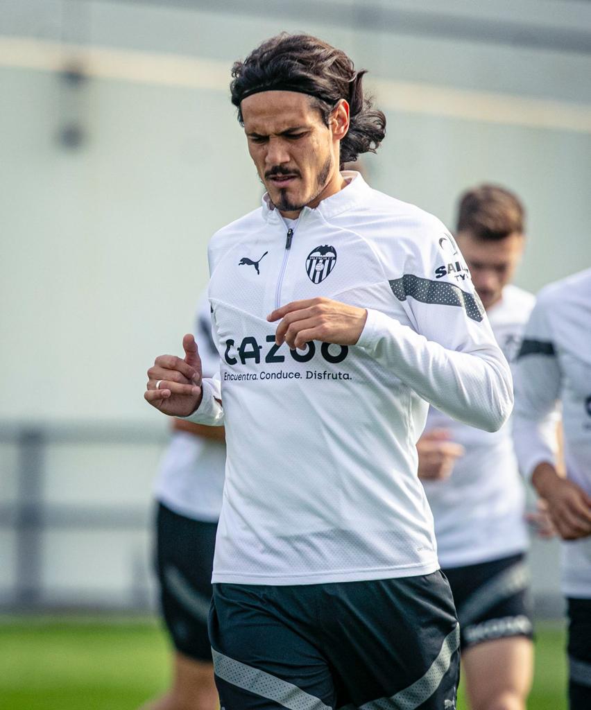 Edinson Cavani rechaza 10 millones de Arabia Saudí Edinson Cavani rechaza 10 millones de Arabia Saudí